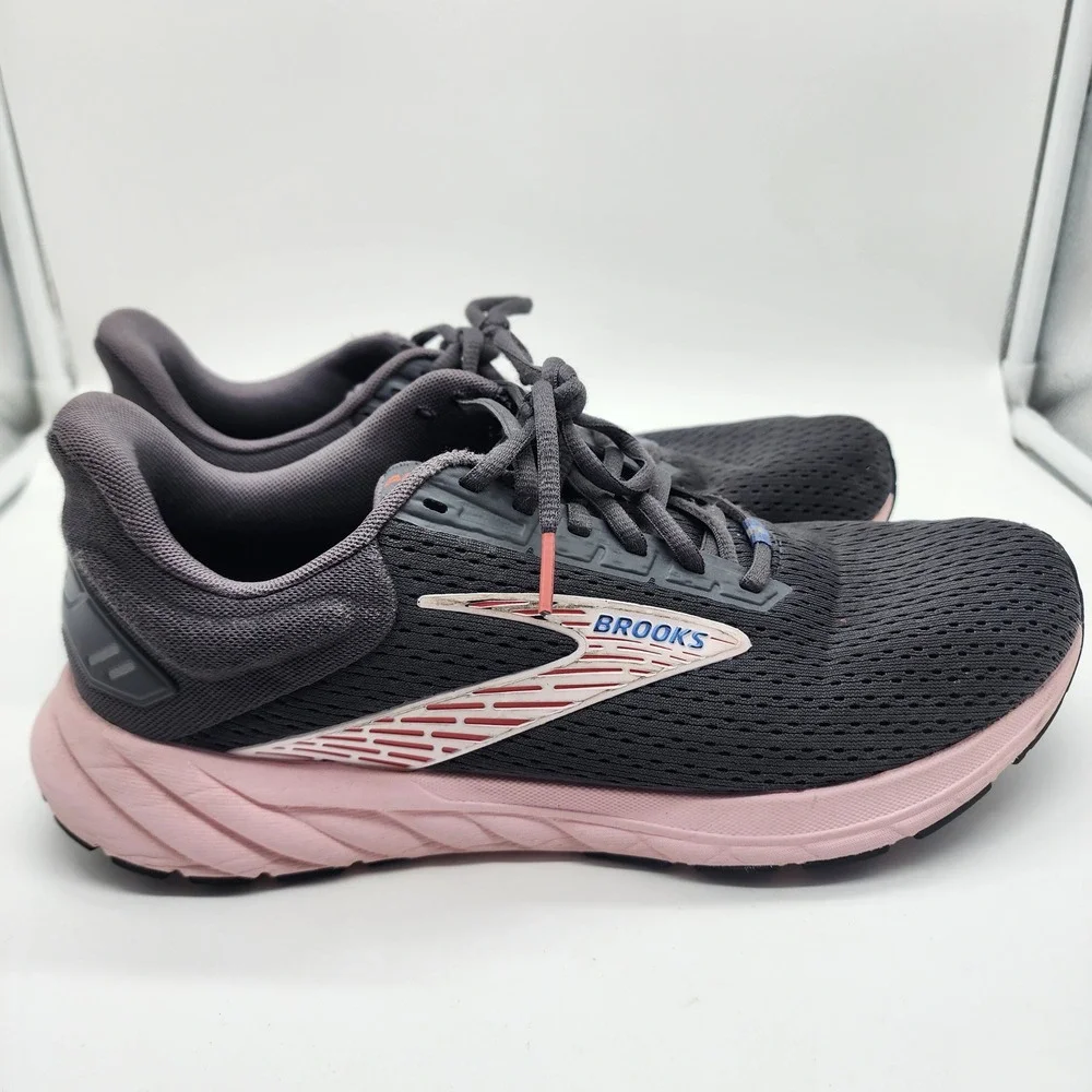 Brooks anthem running